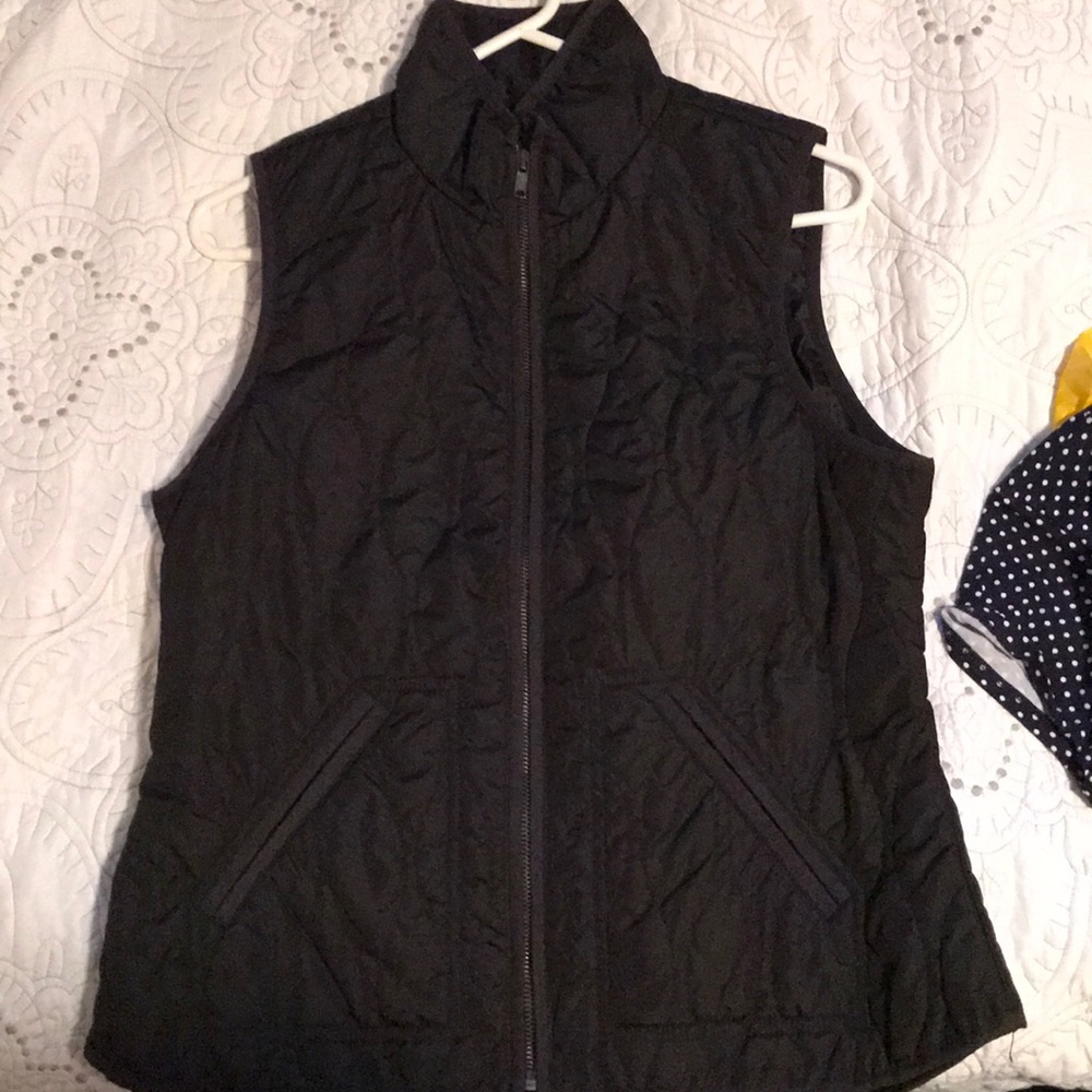 Old Navy black vest - worn once!!